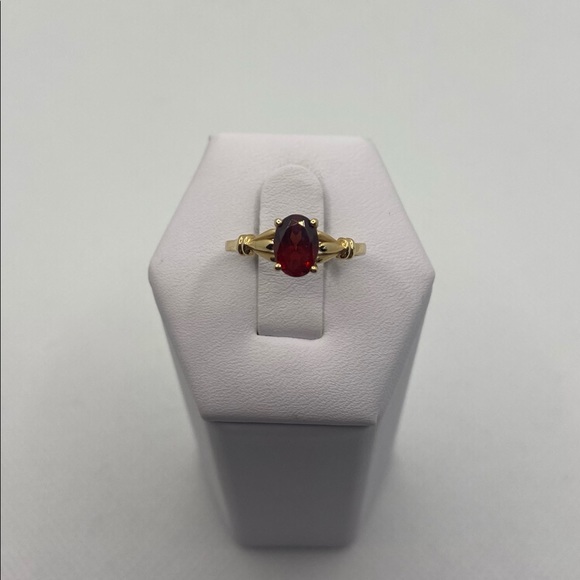 14k yellow gold Garnet ring - Picture 1 of 12